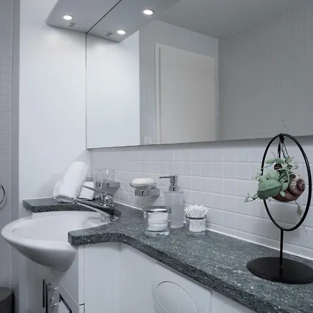 Double Modern-6 By Interhome 阿斯科纳